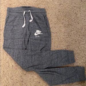 🦋gray nike joggers🦋
